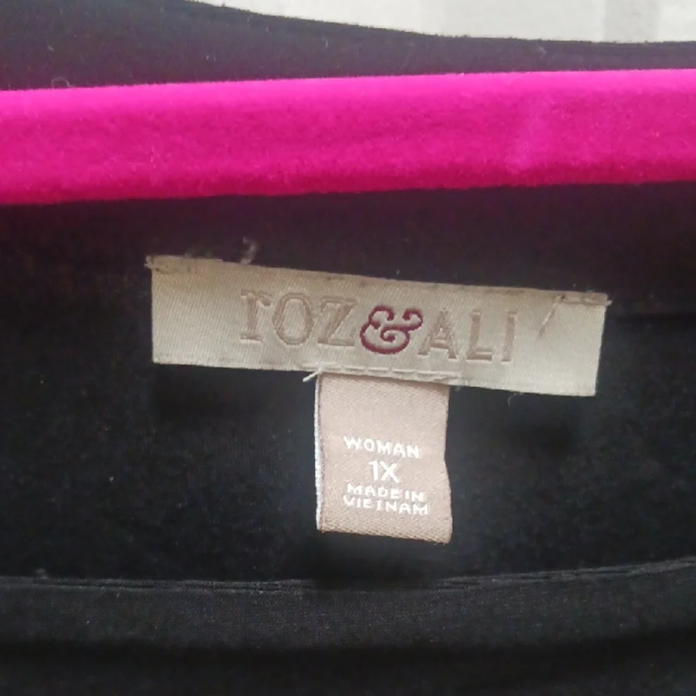 Roz & Ali Classic Black Women's Blouse - Picture 2 of 5